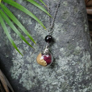 collier sphère argenté féminin sacré