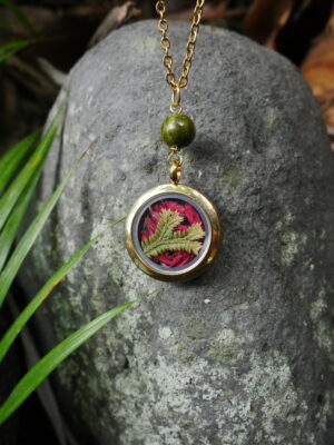 Collier Nouveau départ- médaillon doré – Image 5