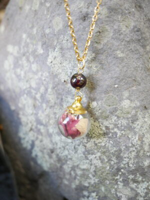 collier sphère doré Féminin sacré